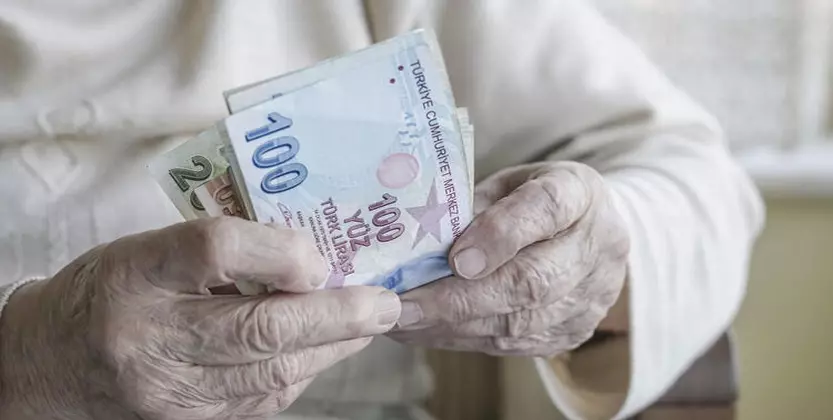 Read more about the article Emekliler emlak vergisi ödeyecek mi?