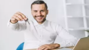 Read more about the article Emlak Danışmanı Nasıl Olunur? Mesleki Gereksinimler Nelerdir?