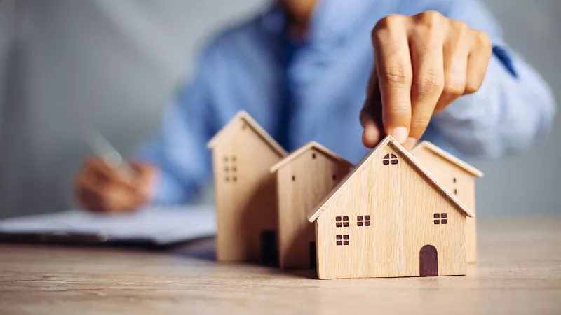 Read more about the article Emlak Sektöründe Çalışmak İçin Ne Gerekli?
