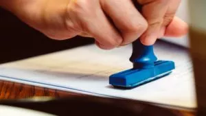 Read more about the article Emlakçı Sertifikası Nasıl Alınır? Emlakçılık Eğitimi Nedir?